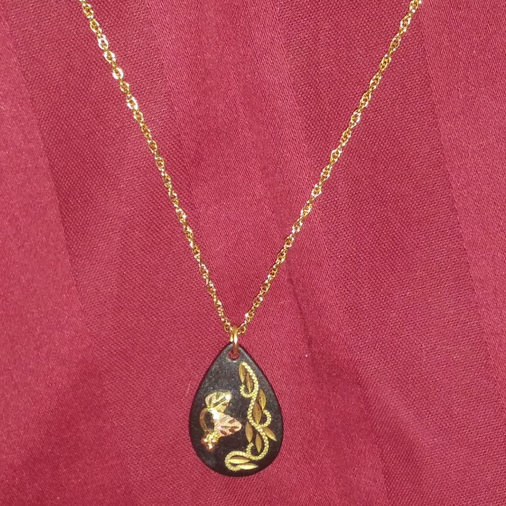Vintage 10K Black Hills Gold Pendant Neckl…